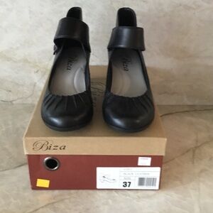 Biza NIB Black Women's Heels Size 37